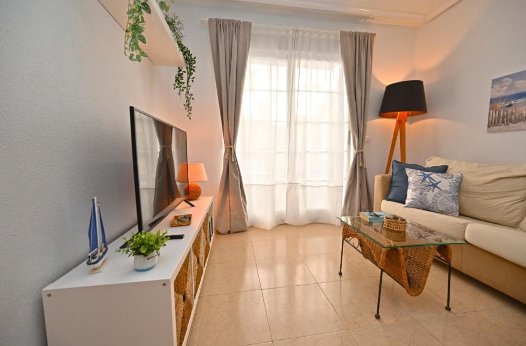 12 Calle San Julián Apartament Torrevieja Exterior foto